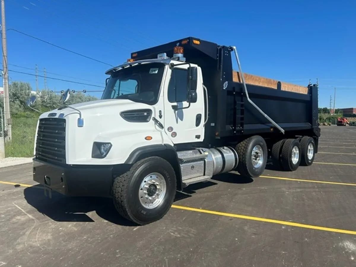 2027 Freightliner 114SD