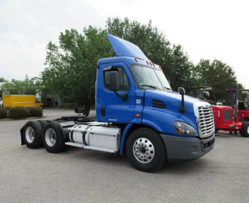 2016 Freightliner Cascadia - Day Cab
