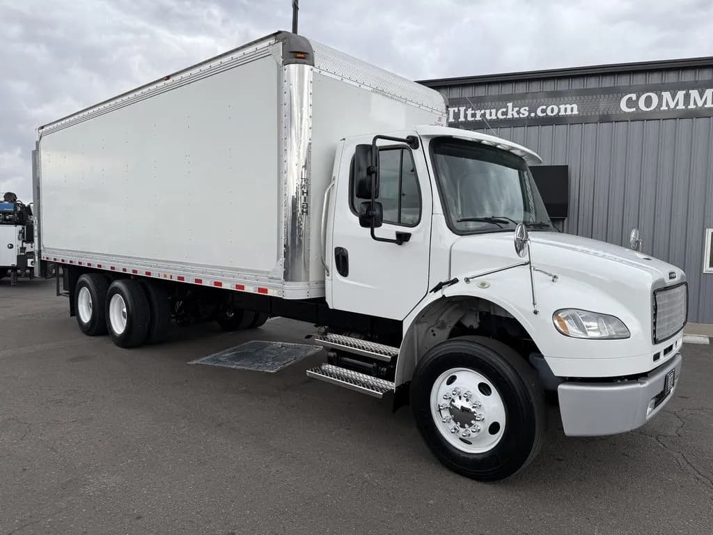 2018 Freightliner M2 106 - Box