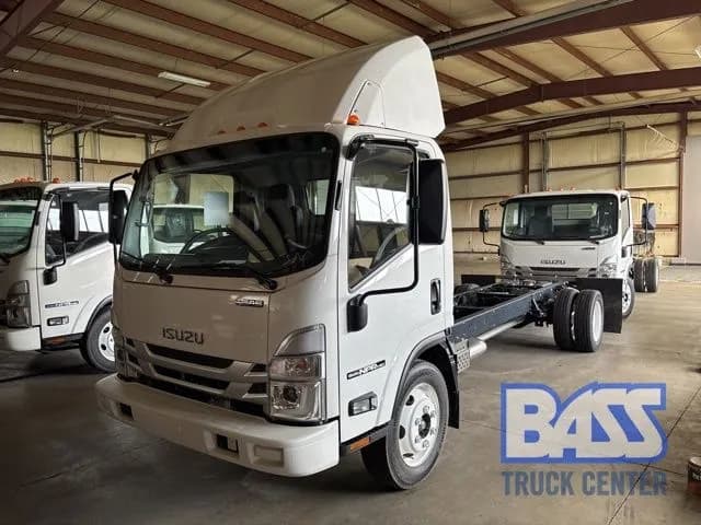 2026 Isuzu NPR - Pickup