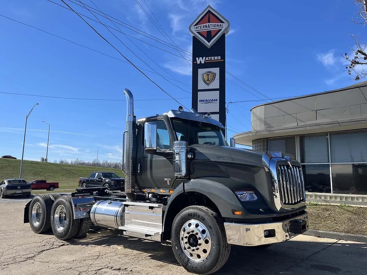 2026 International HX620 - Day Cab