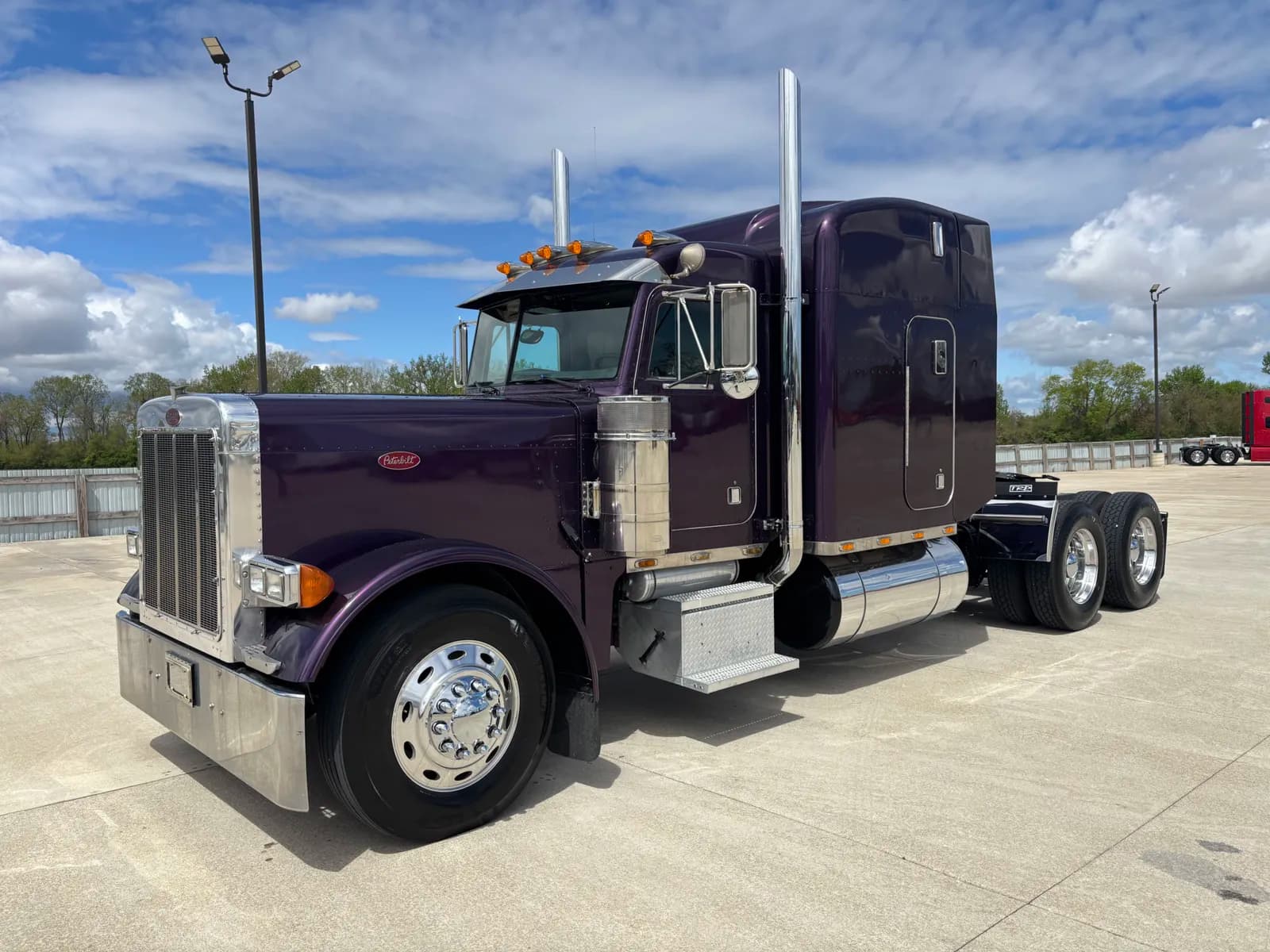 1999 Peterbilt 379 - Sleeper