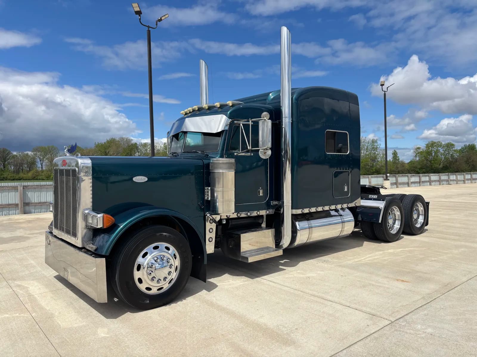 2004 Peterbilt 379 - Sleeper