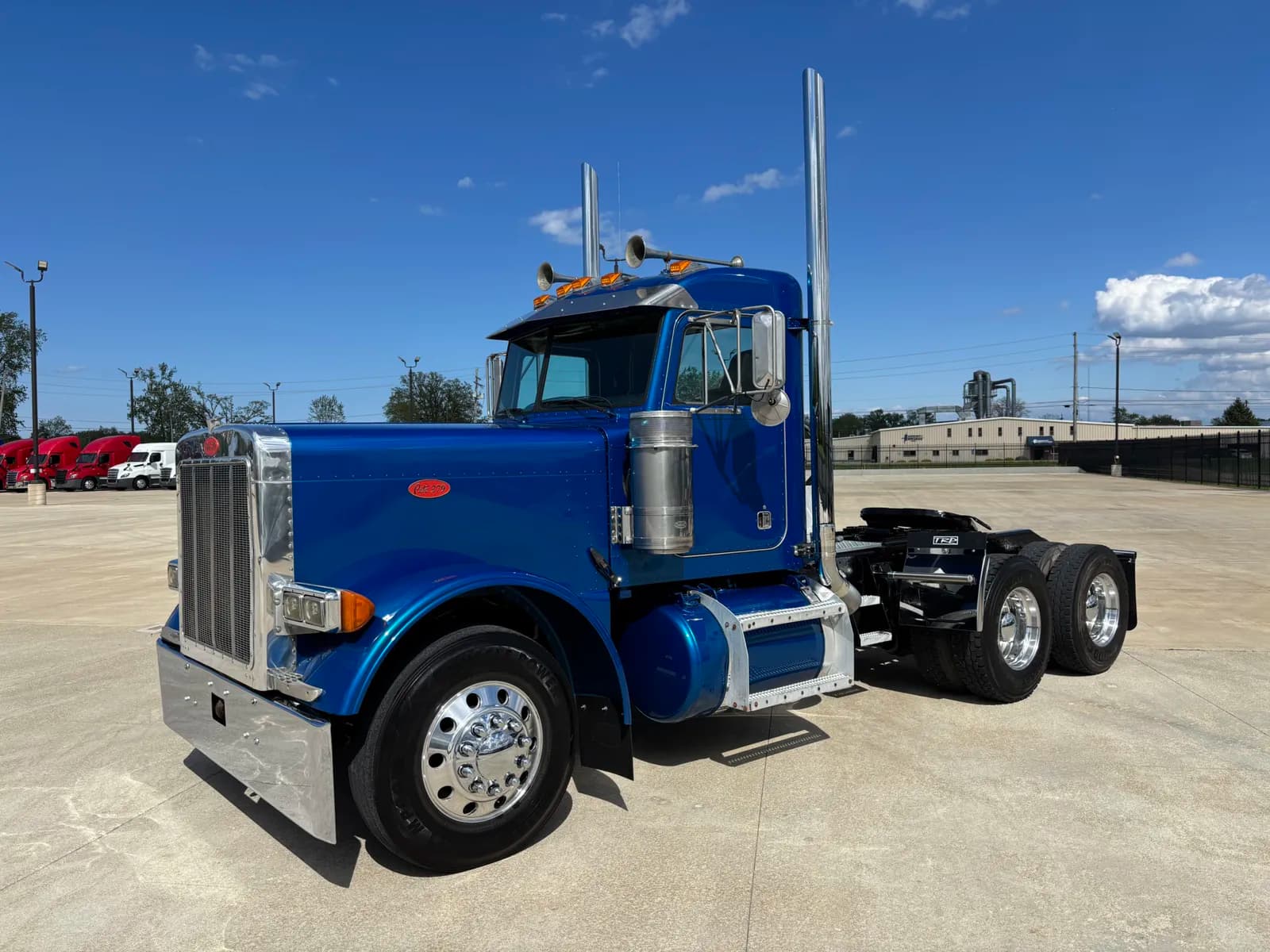 1999 Peterbilt 379 - Day Cab
