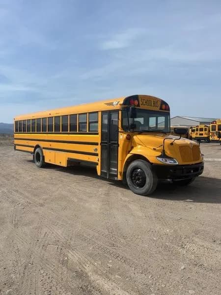 2014 IC Bus CE Series - Passenger Bus / Shuttle Bus / SUV