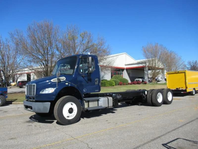 2012 Freightliner Business Class M2 - Chassis