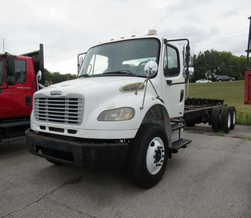 2010 Freightliner Business Class M2 - Chassis