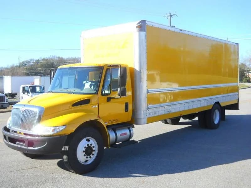 2011 International 4300 SBA - Vans