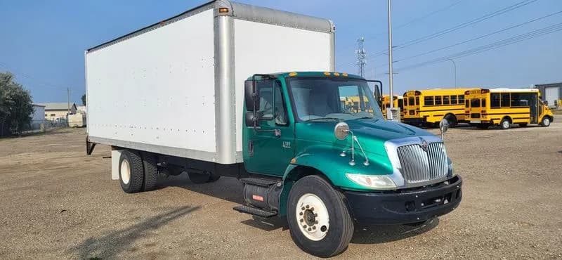 2003 International 4300 SBA