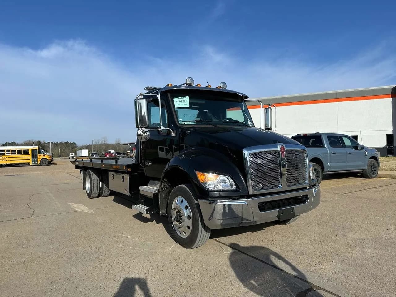 2025 Kenworth T280 - Tow