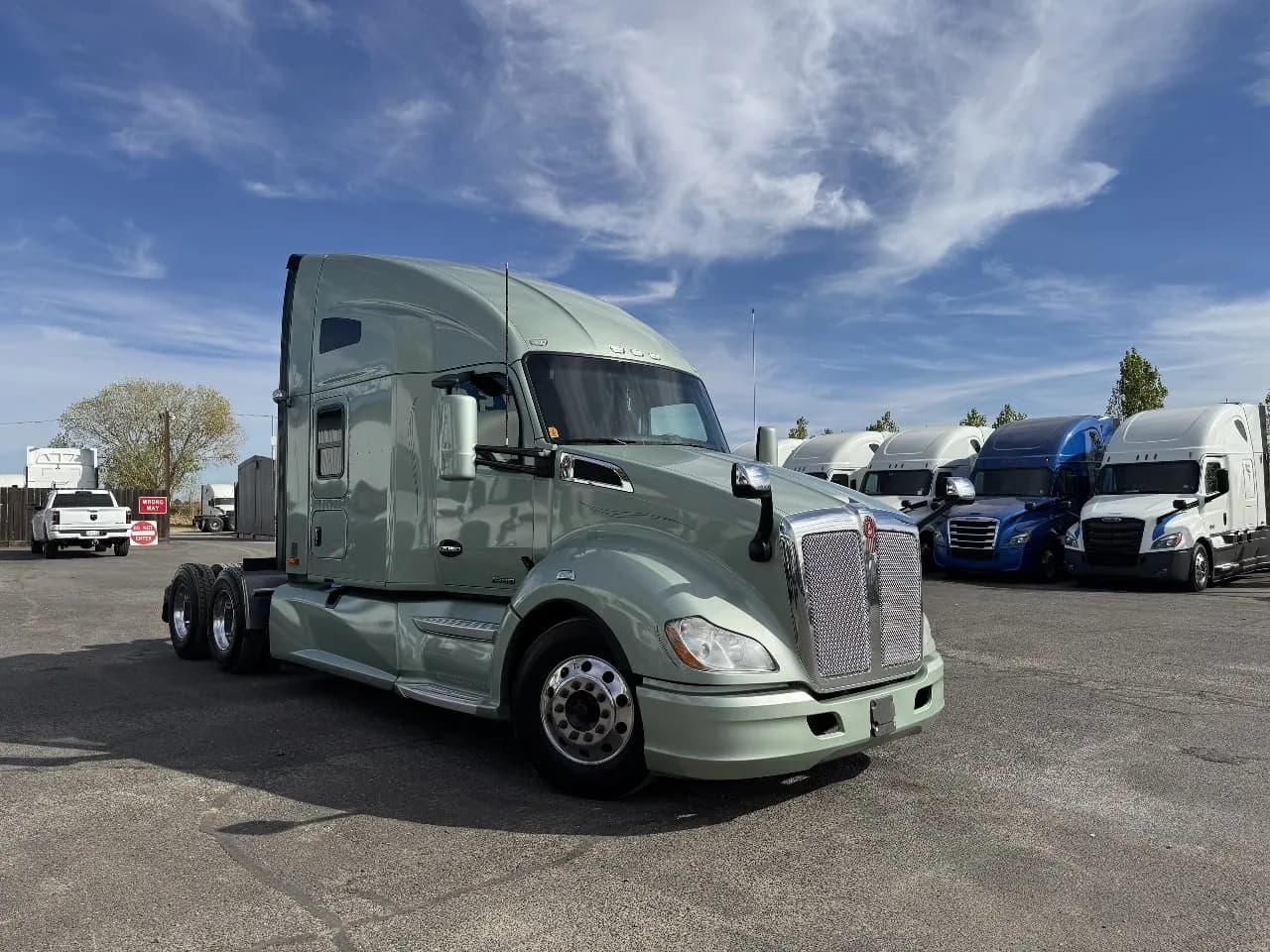 2021 Kenworth T680 - Sleeper