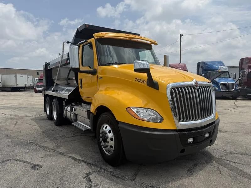2021 International LT625 - Service