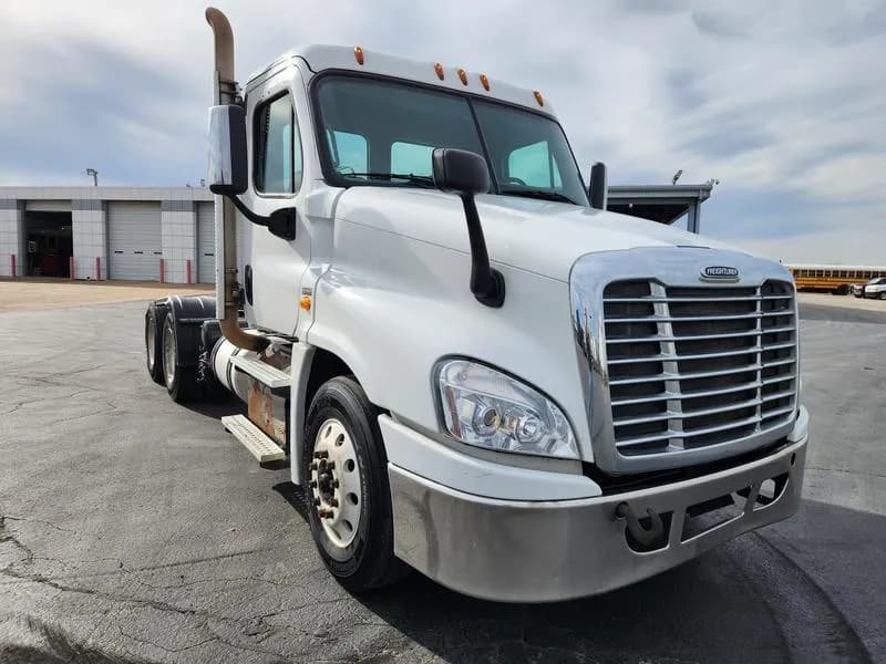2018 Freightliner Cascadia - Service