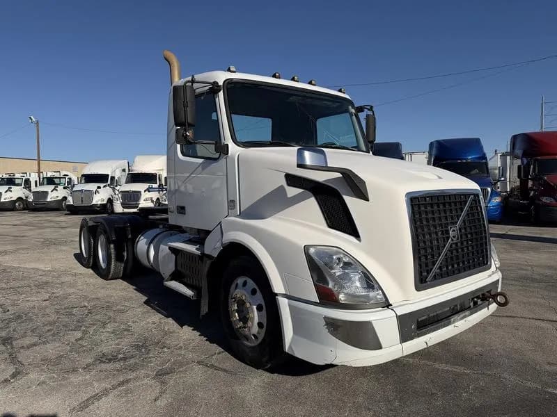 2017 Volvo VNL300 - Service