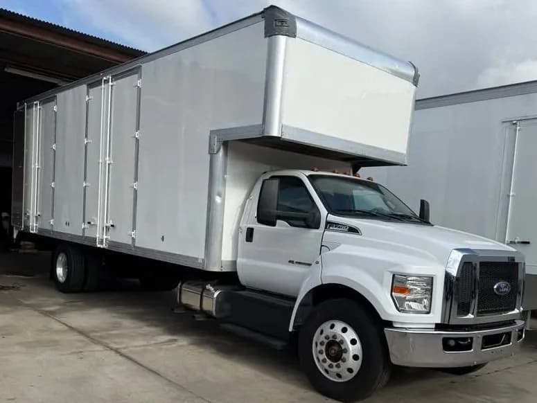 2019 Ford F-750 26ft High Cube Moving Truck - Box