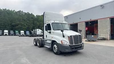 2018 Freightliner Cascadia - Day Cab