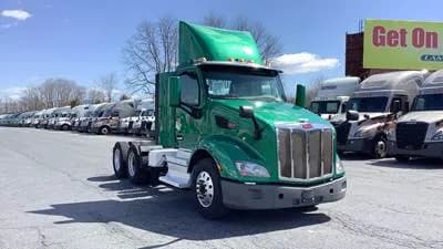 2021 Peterbilt 579 Day Cab Truck - Paccar MX-13 Automatic - Day Cab