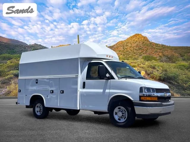 2025 Chevrolet Express 3500 - Service