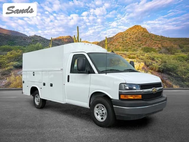 2025 Chevrolet Express 3500 - Service