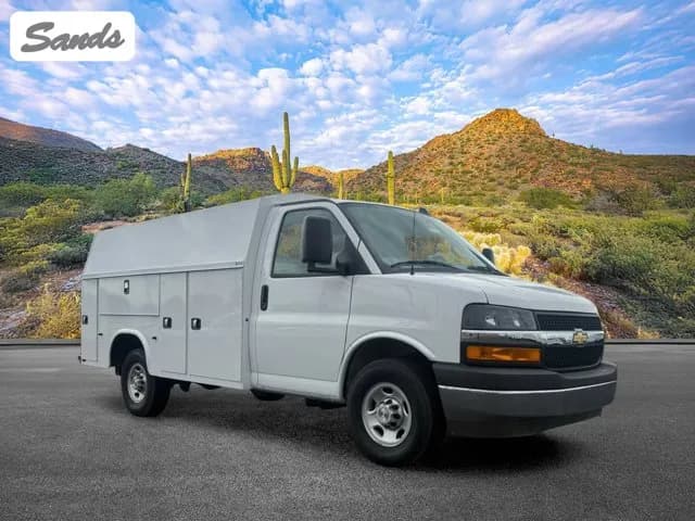 2025 Chevrolet Express 3500 - Service