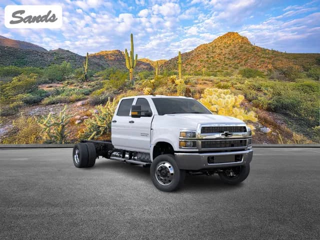 2025 Chevrolet Silverado 6500 Crew Cab - Chassis