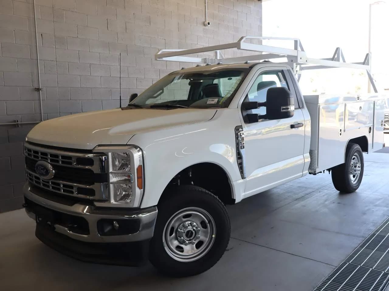 2025 Ford F-350 Super Duty - Service