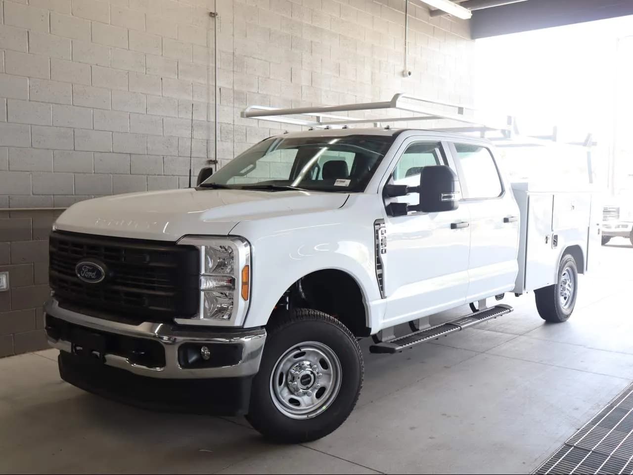2026 Ford F-250 Super Duty Crew Cab - Service