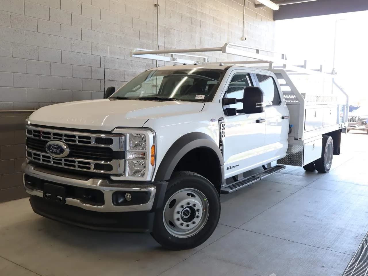2026 Ford F-450 Super Duty Crew Cab - Chassis