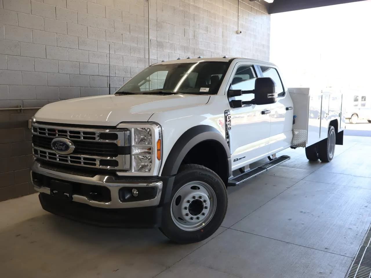 2026 Ford F-450 Super Duty Crew Cab - Service
