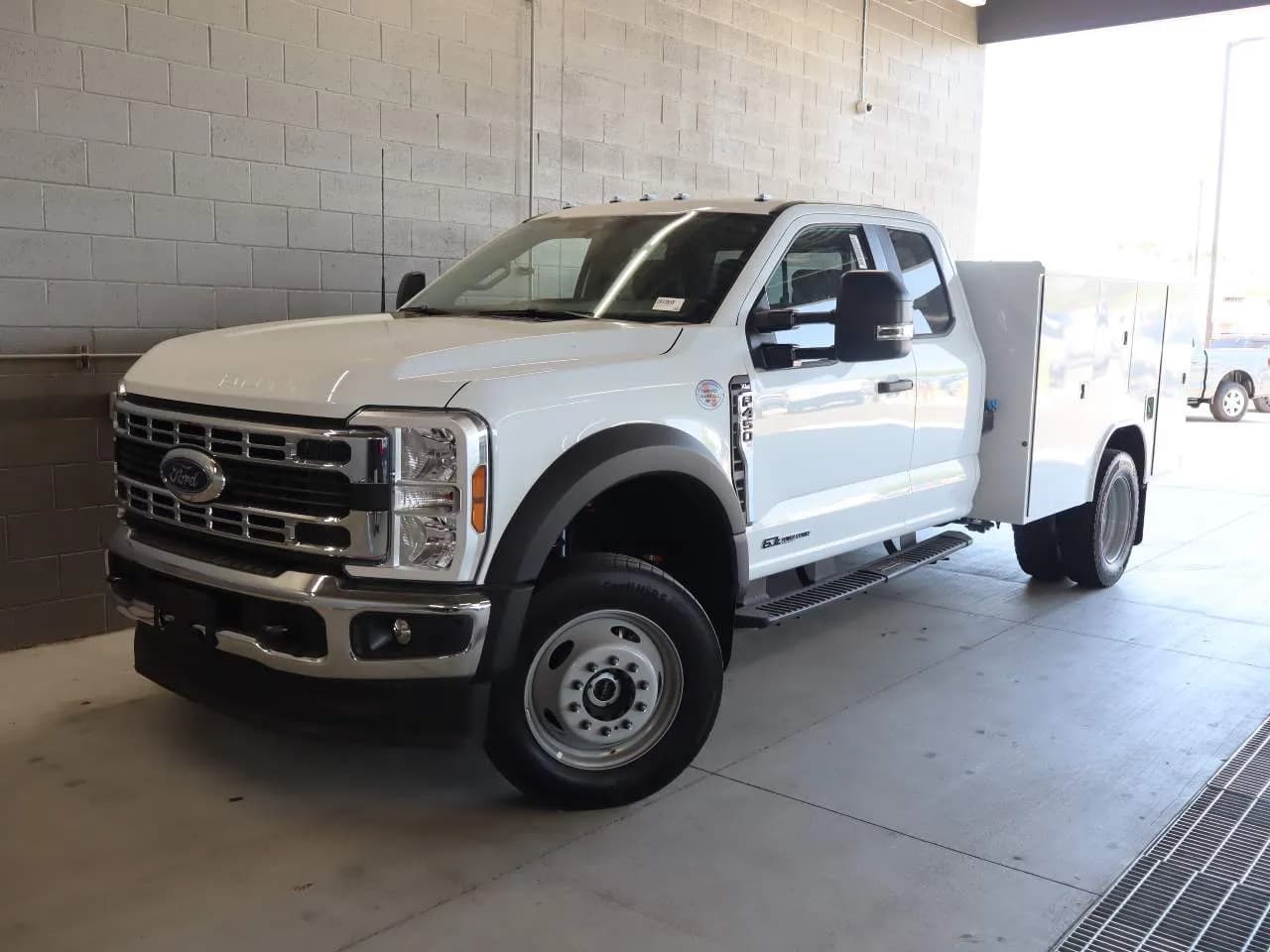 2026 Ford F-450 Super Duty Extended Cab - Service