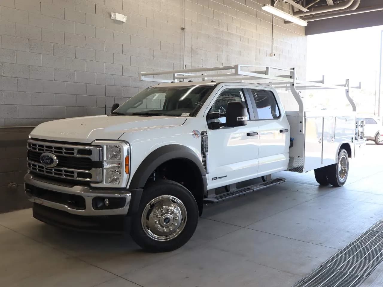 2026 Ford F-550 Super Duty Crew Cab - Chassis