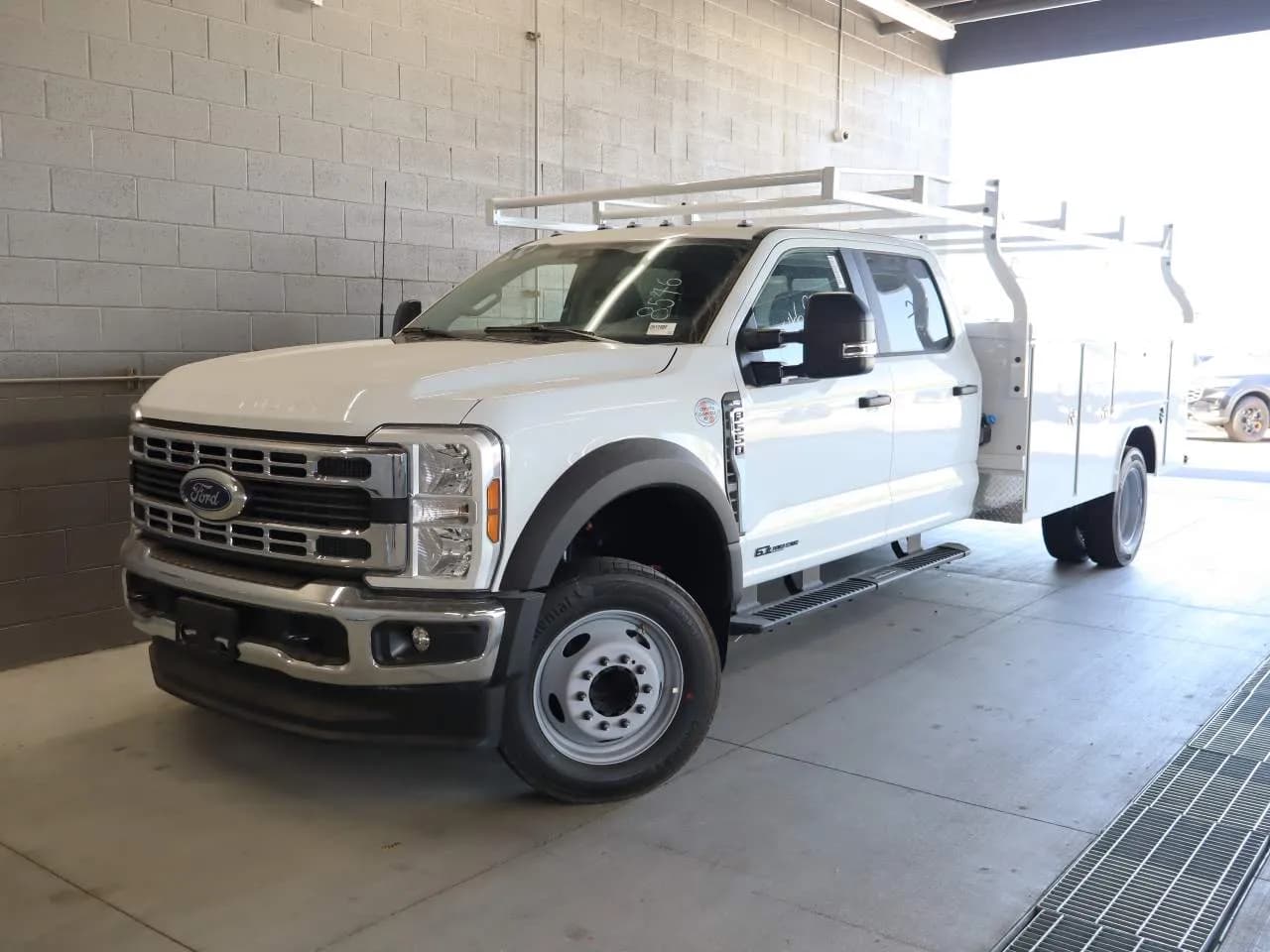 2026 Ford F-550 Super Duty Crew Cab - Service