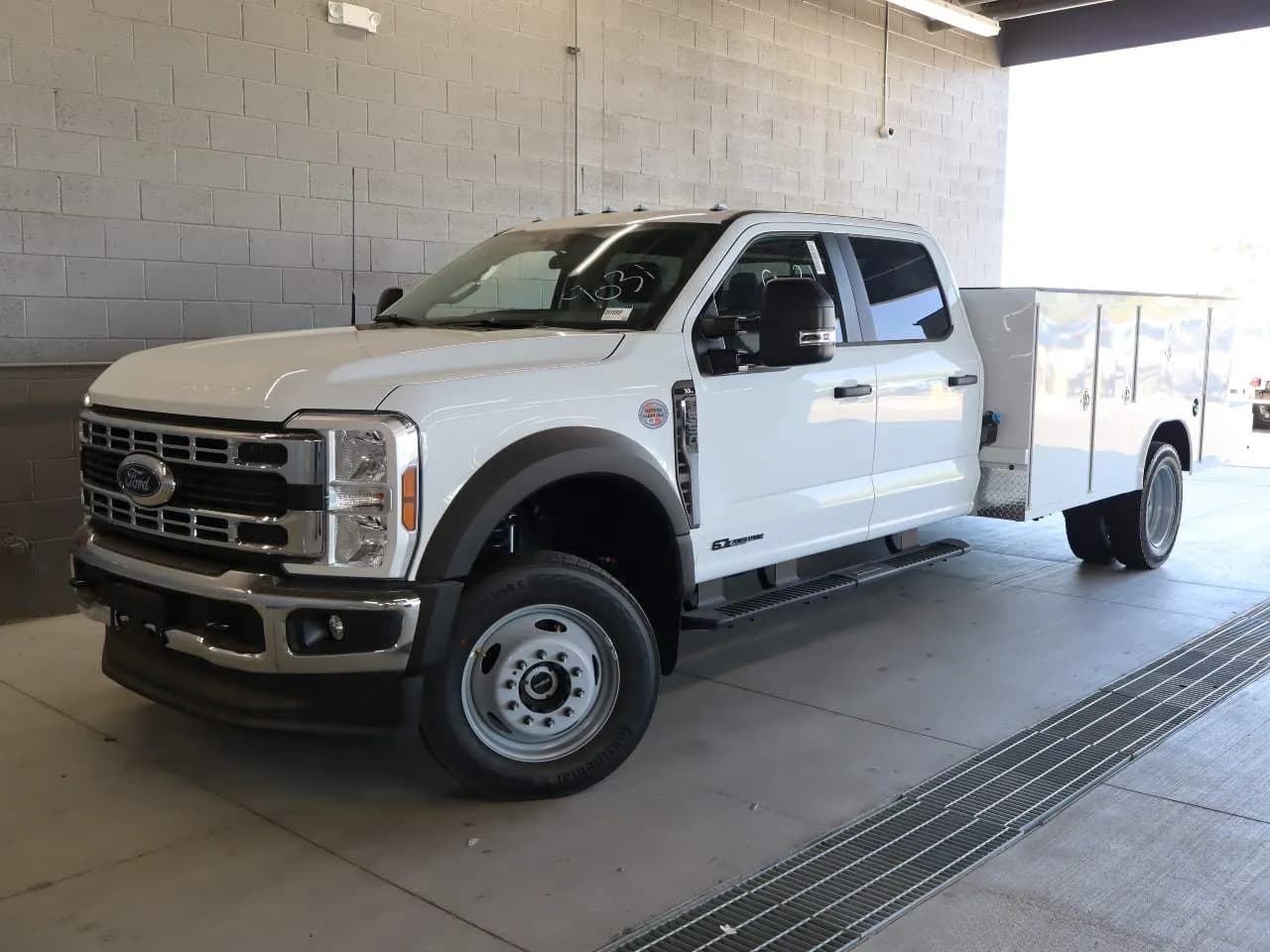 2026 Ford F-550 Super Duty Crew Cab - Chassis