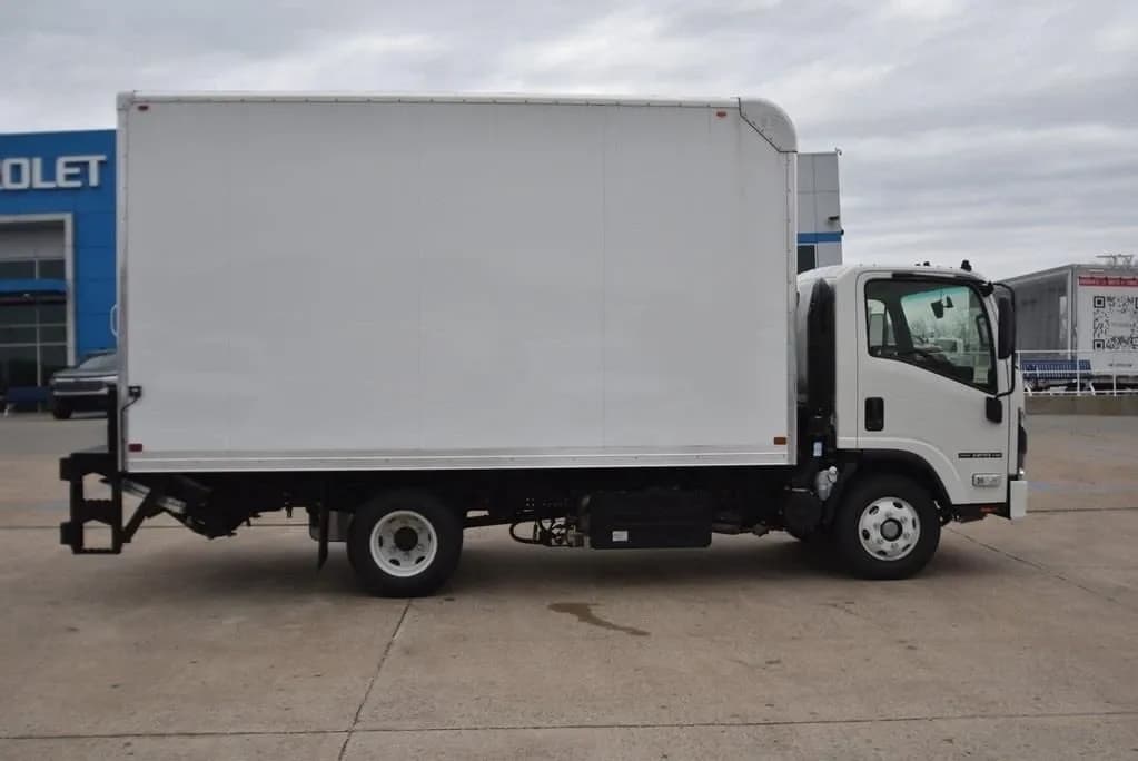 2025 Isuzu NPR-HD - Pickup