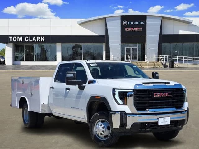 2026 GMC Sierra 3500 Crew Cab - Service