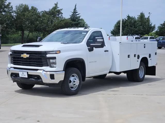 2026 Chevrolet Silverado 3500 - Service