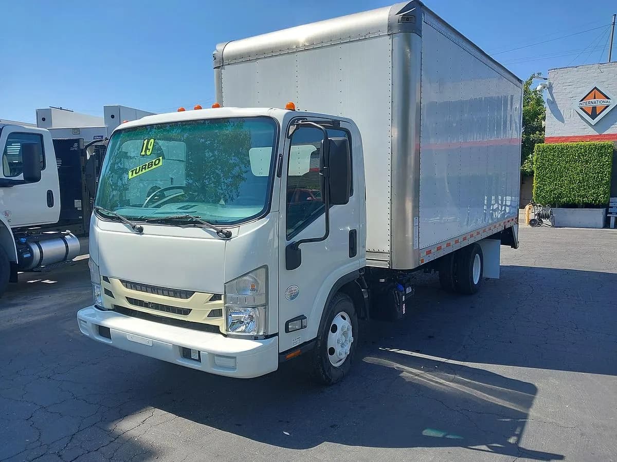 2019 Isuzu NPR - Box