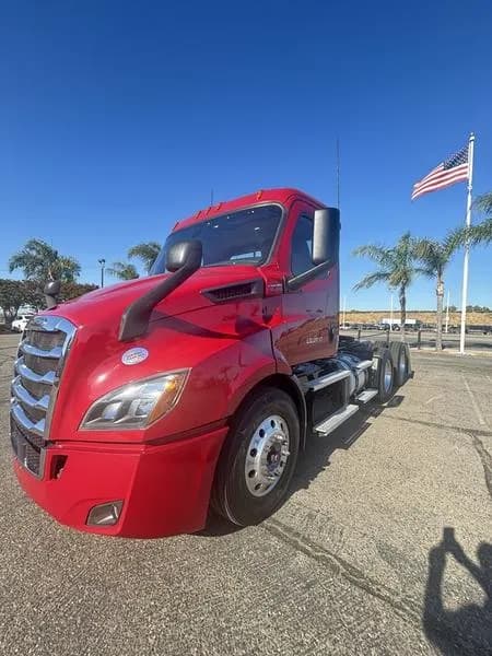 2020 Freightliner Cascadia