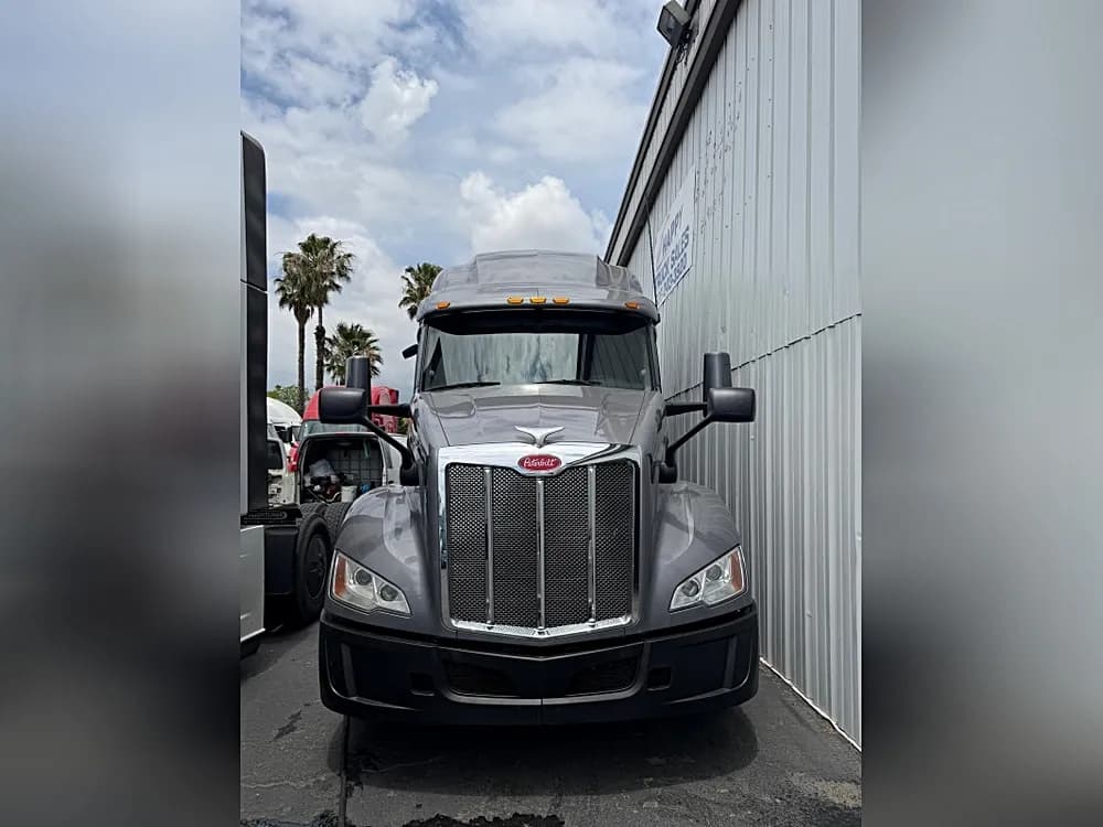 2022 Peterbilt 579