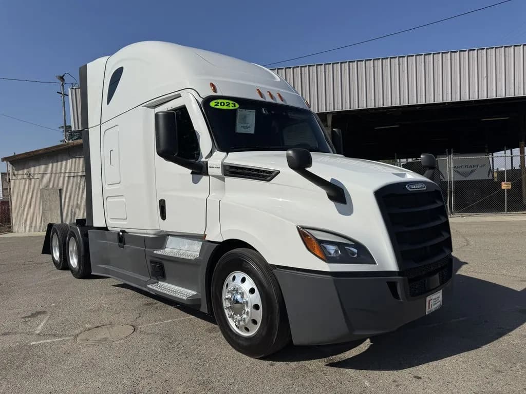 2023 Freightliner Cascadia