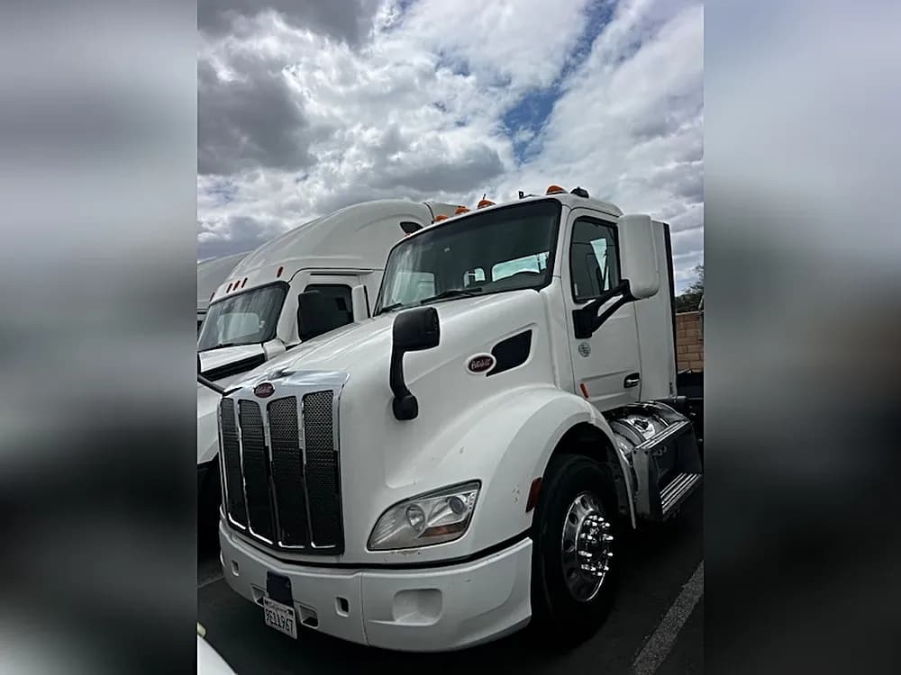 2018 Peterbilt - - Day Cab