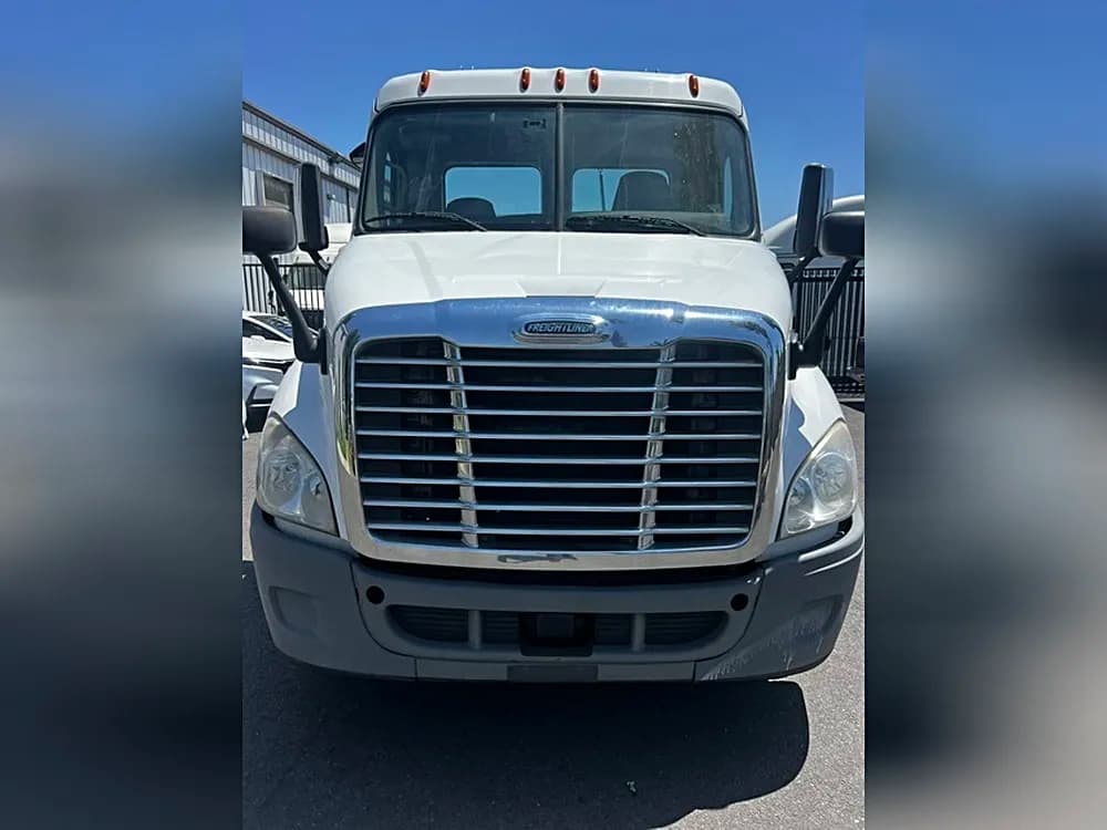 2018 Freightliner Cascadia - Day Cab