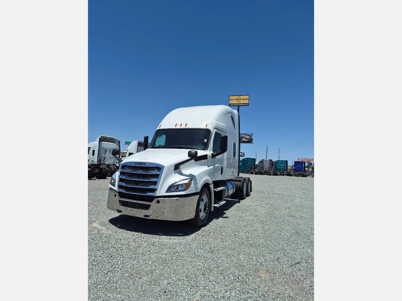 2020 Freightliner Cascadia - Sleeper