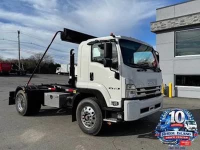 2026 Isuzu FTR Hooklift 25,950 GVW 260HP - Service