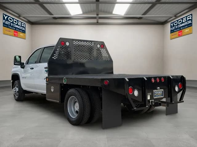 2026 Chevrolet Silverado 3500 Crew Cab - Flatbed