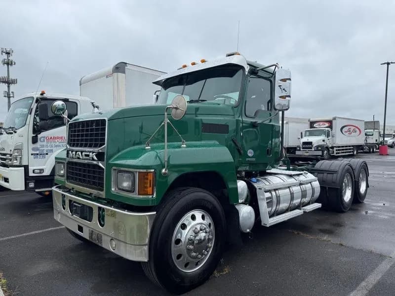 2022 Mack PI64T