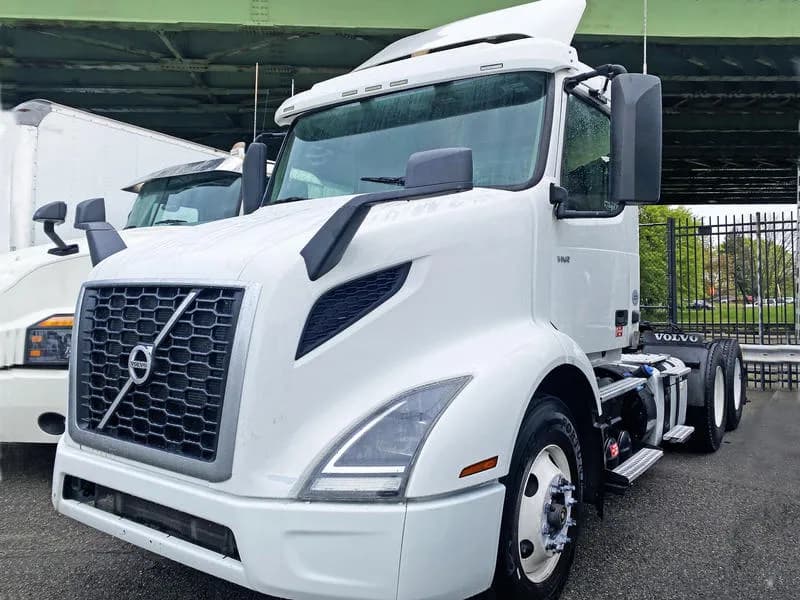 2019 Volvo VNR64T