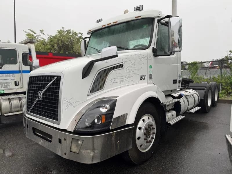 2018 Volvo VNL64T300