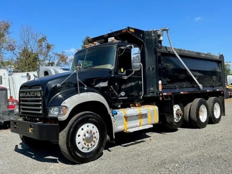 2017 Mack GU713