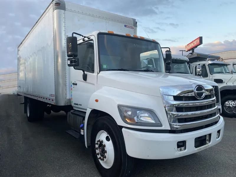 2017 Hino 338